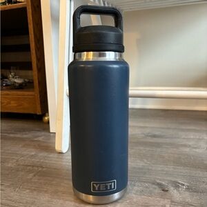 YETI RAMBLER WATER BOTTLE